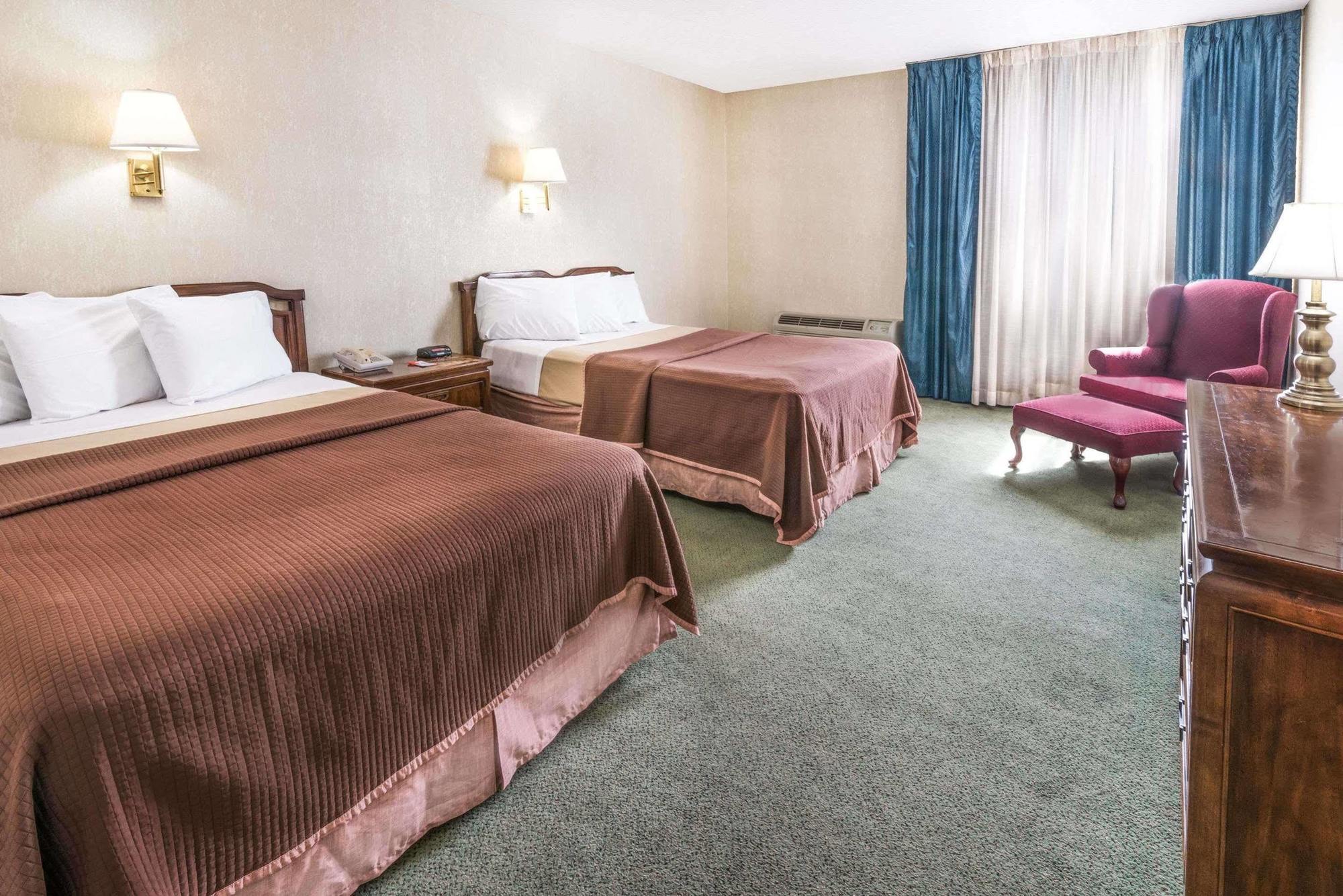 Howard Johnson By Wyndham Milford/New Haven エクステリア 写真